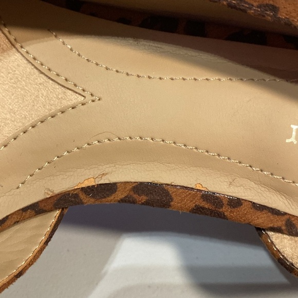 Naturalizer Leopard Print 2 inch Heels - Picture 10 of 11